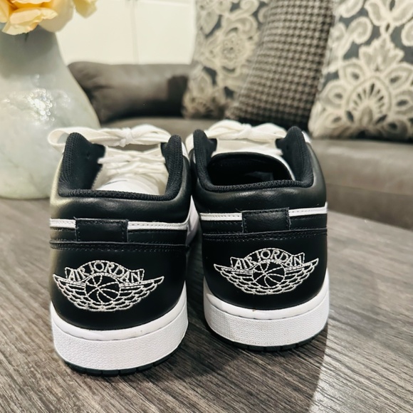 Nike Air Jordan Shoes Size 11 - Picture 3 of 5